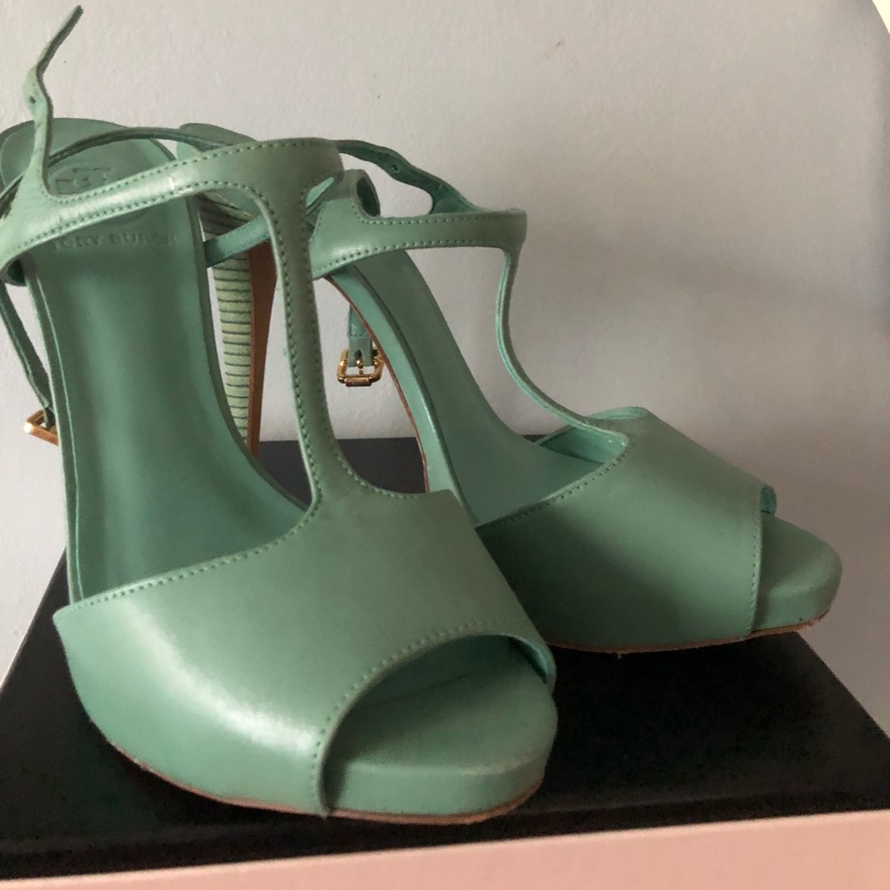 Vintage styled Tory Burch t strap heels